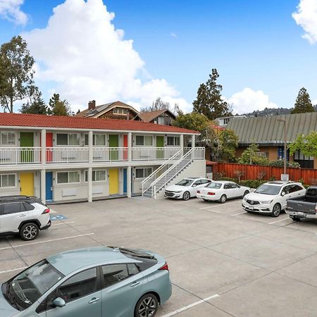 Signature Inn Berkeley Zewnętrze zdjęcie