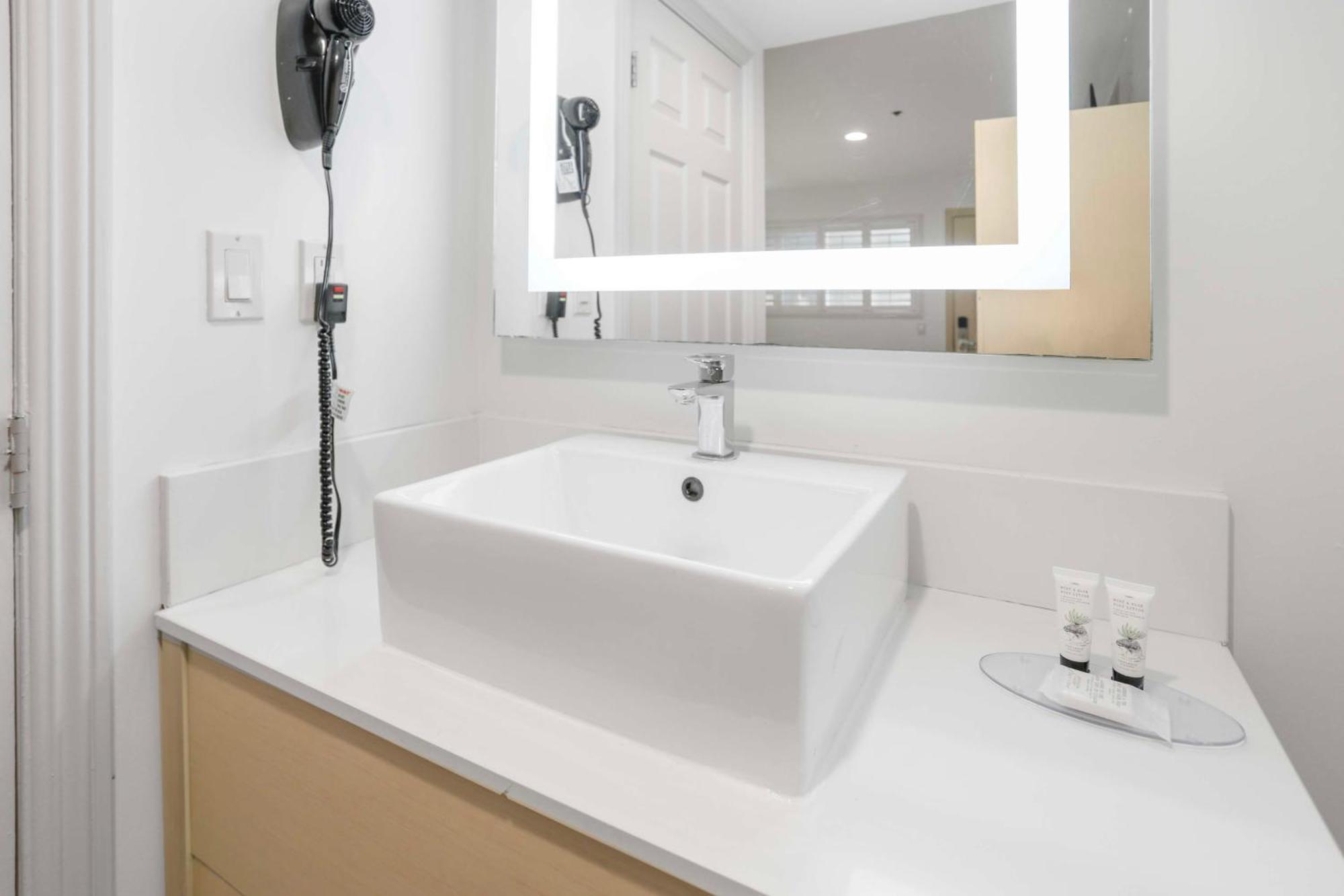 Signature Inn Berkeley Zewnętrze zdjęcie